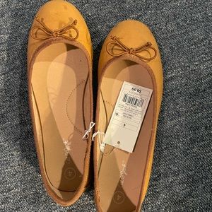 Brand New Camel Color Mary Jane w Bow Shoes
